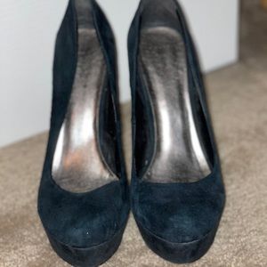 Black Platform Pumps